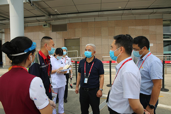 1631496433130945.png 綿陽(yáng)機(jī)場(chǎng)開(kāi)展疫情防控專(zhuān)項(xiàng)檢查.png